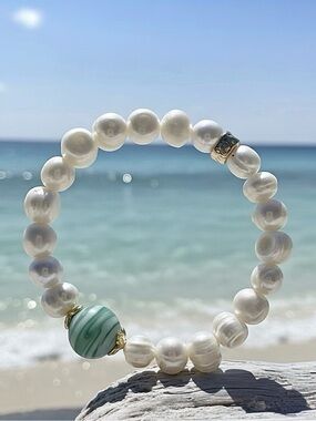 Hand Crafted Coastal Beach Beaded
Pearl Bracelet